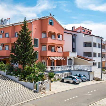 Apartments Mikanovic Криквеница Екстериор снимка