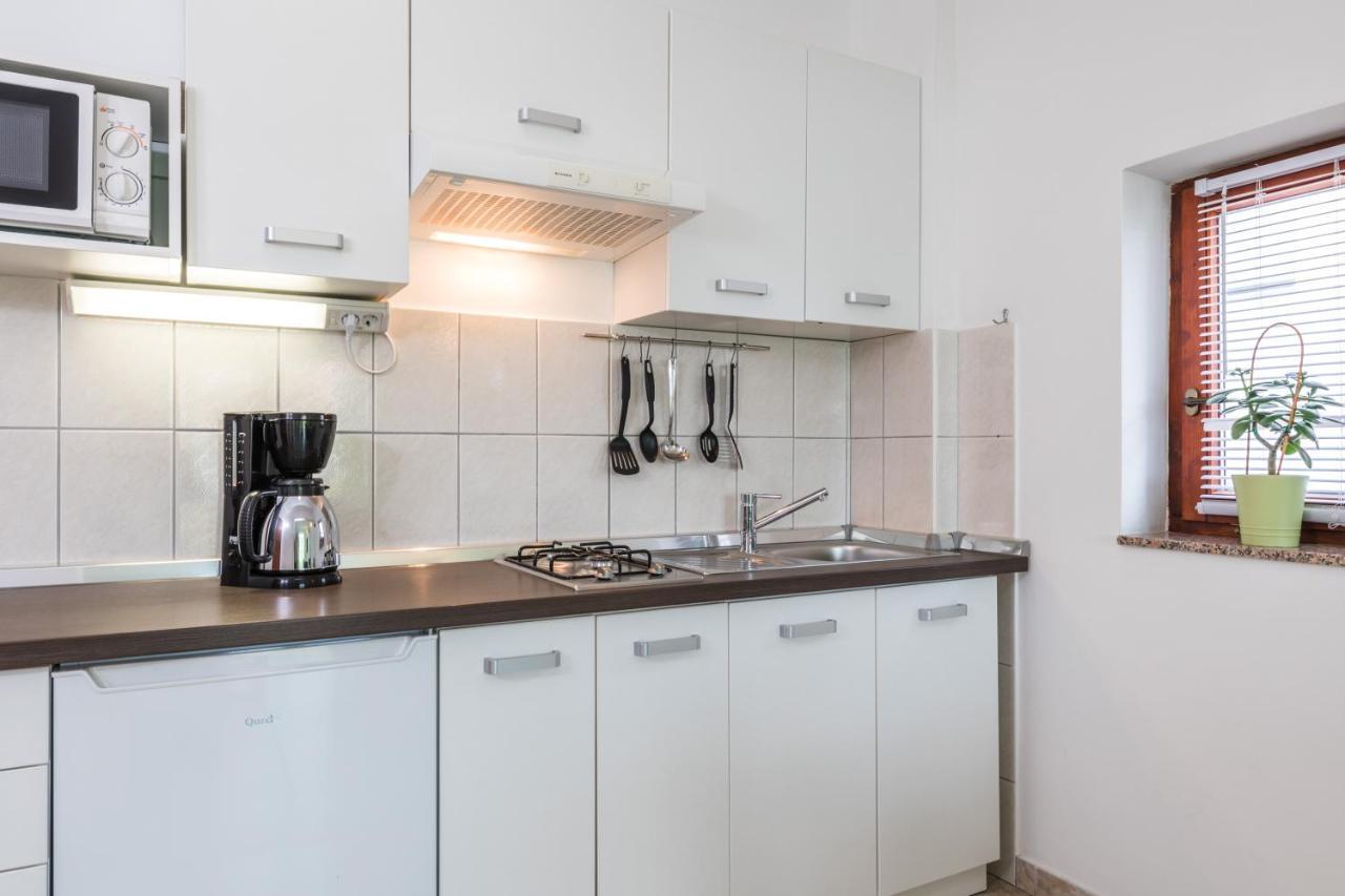 Apartments Mikanovic Криквеница Екстериор снимка