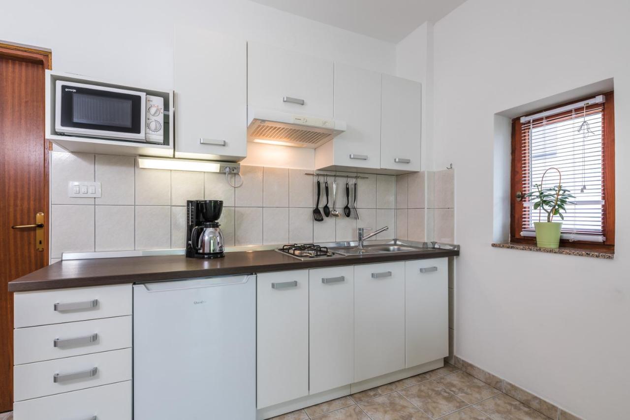 Apartments Mikanovic Криквеница Екстериор снимка