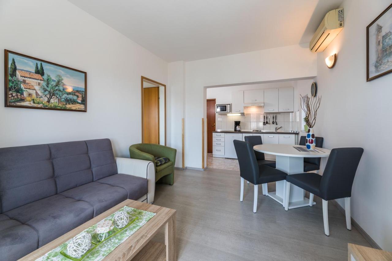 Apartments Mikanovic Криквеница Екстериор снимка