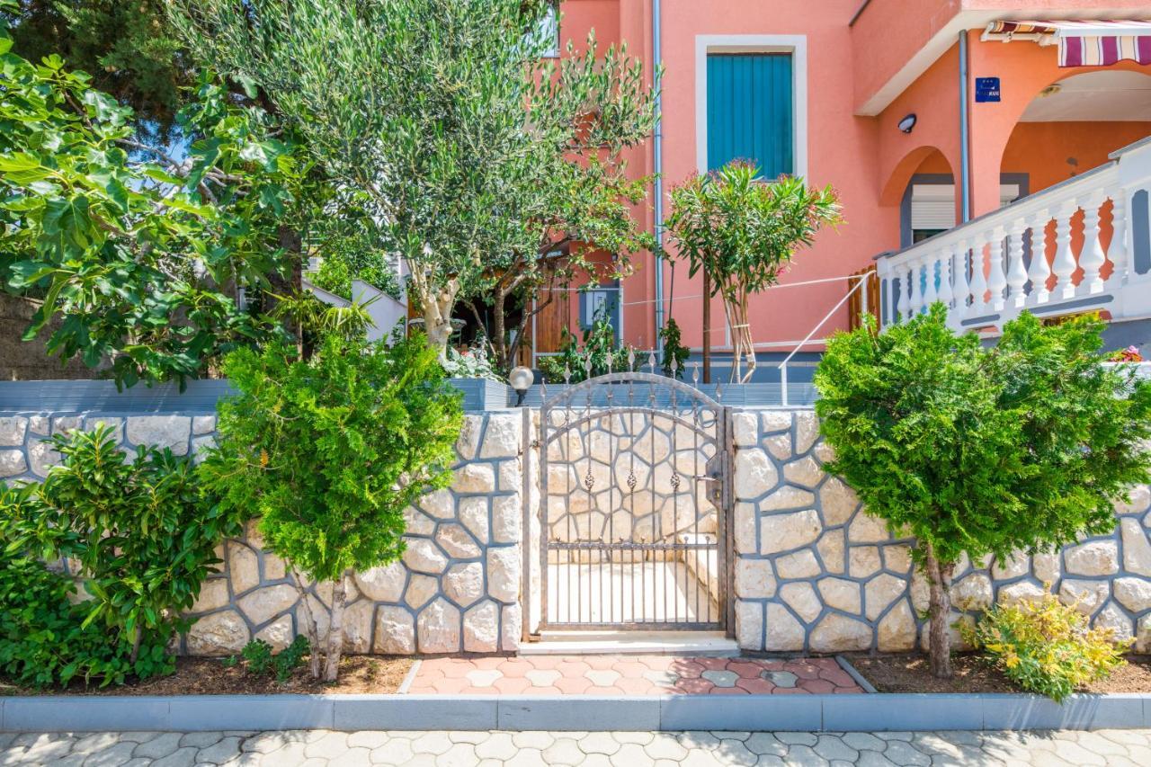 Apartments Mikanovic Криквеница Екстериор снимка