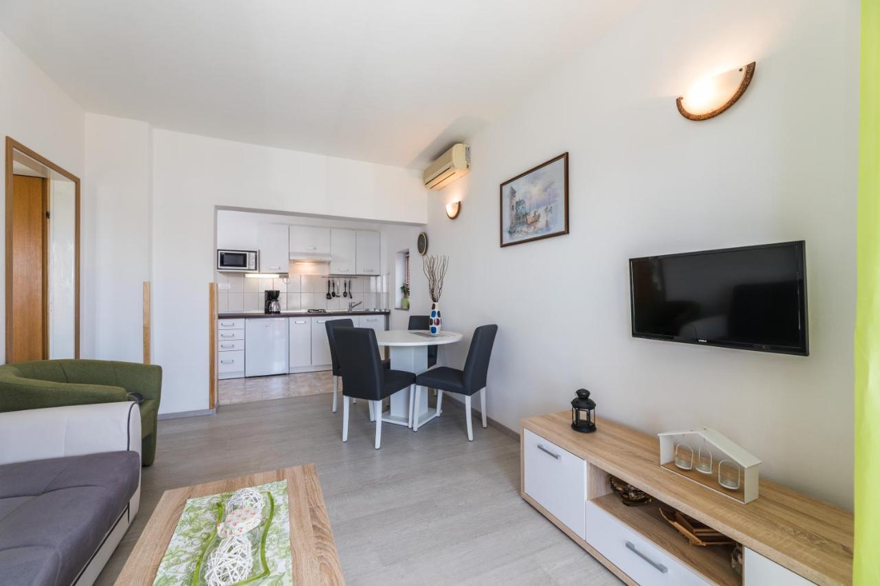 Apartments Mikanovic Криквеница Екстериор снимка