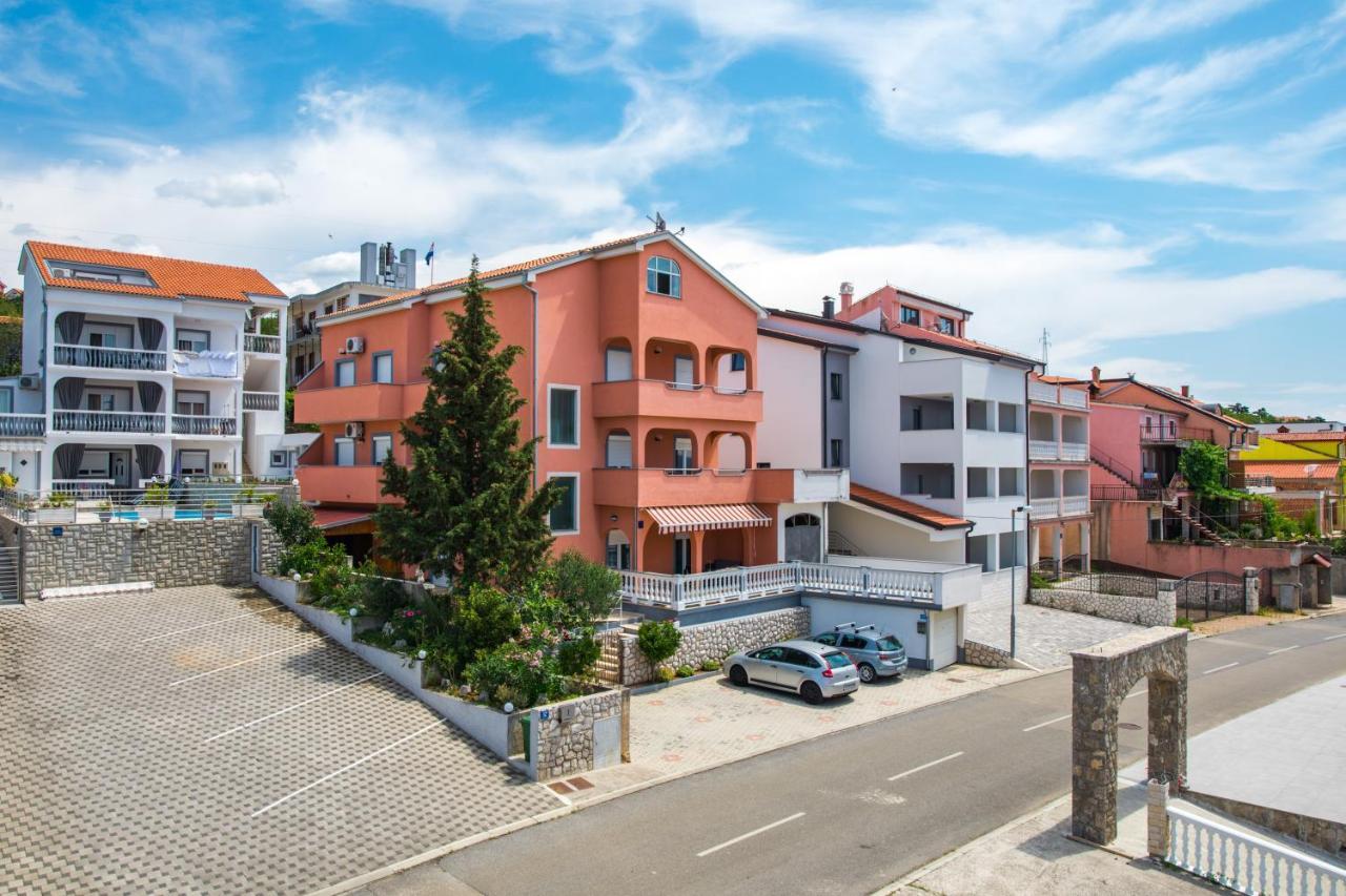 Apartments Mikanovic Криквеница Екстериор снимка