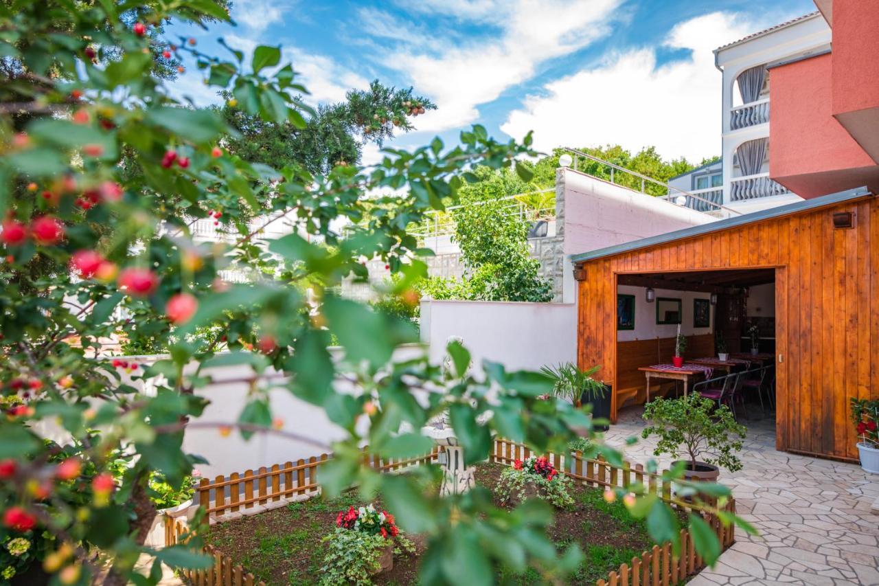 Apartments Mikanovic Криквеница Екстериор снимка