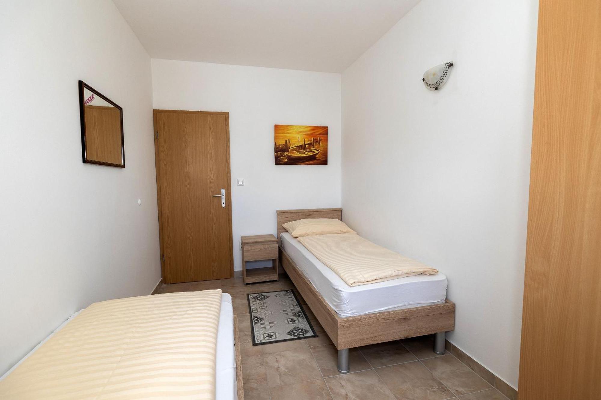 Apartments Mikanovic Криквеница Екстериор снимка