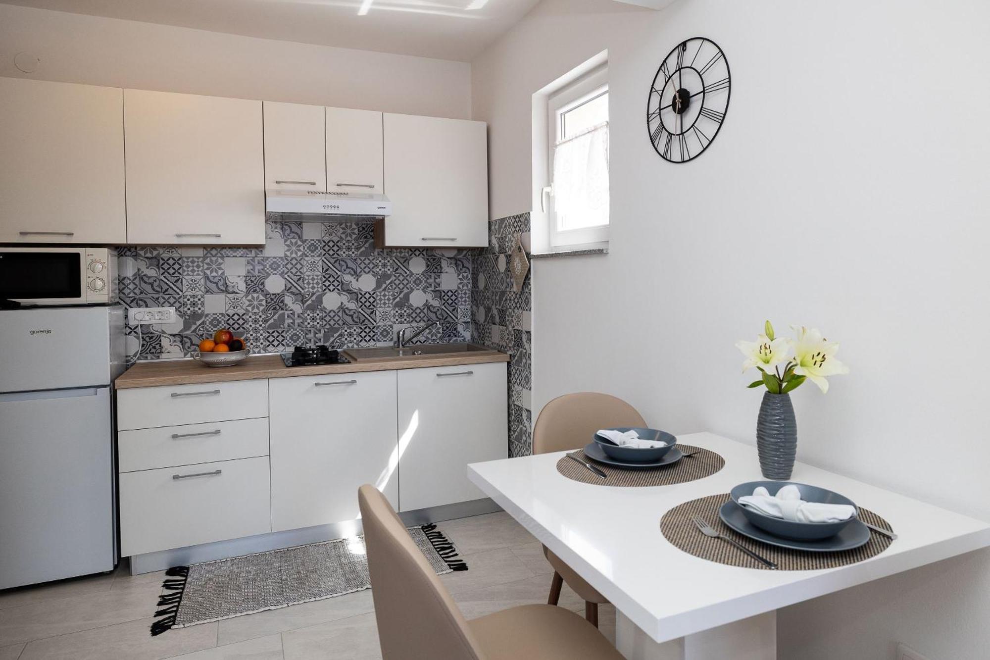 Apartments Mikanovic Криквеница Екстериор снимка